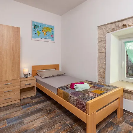House Edo بيت للعطل Svetvinčenat